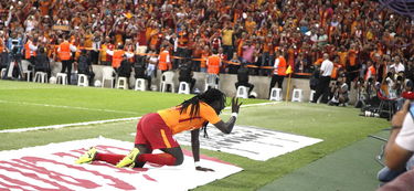 开云体育官方下载-欧冠前瞻那不勒斯VS法兰克福，那不勒斯阵容大变动。，那不勒斯vs佛罗伦萨直播